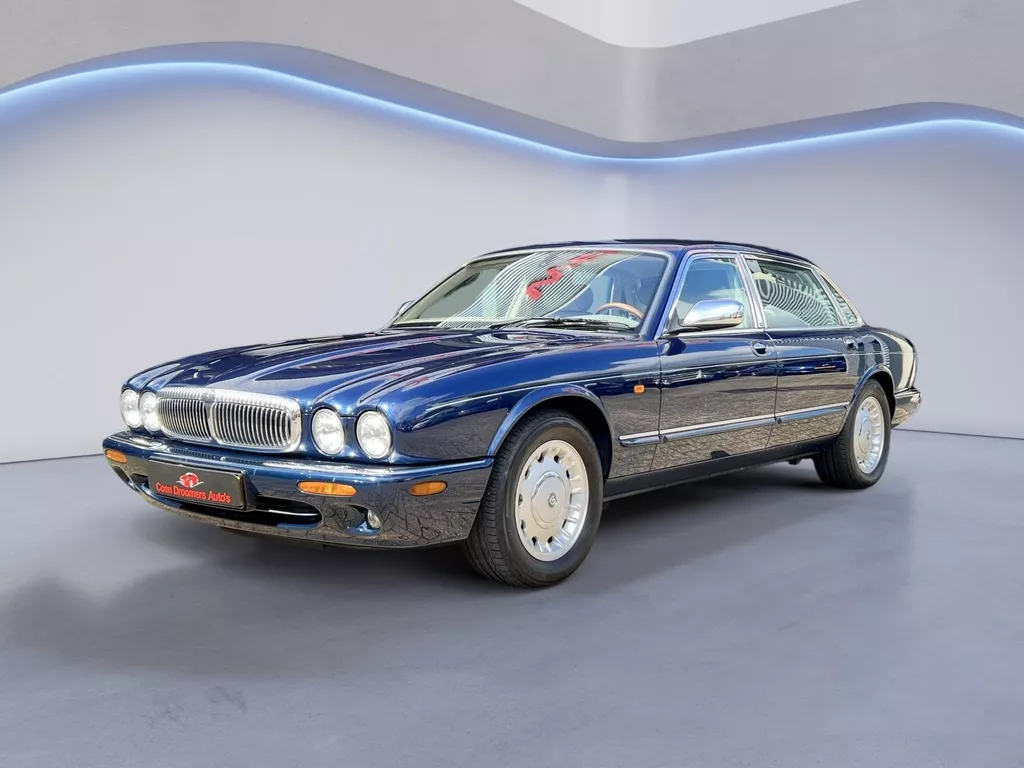 Jaguar Daimler 4.0 V8 TOPSTAAT, YOUNGTIMER, Beige Leder, Stoelverwarming V+A, Elektrische Stoelen V+A, Climate Control, Cruise Control, Apple Carplay, (MET GARANTIE*)