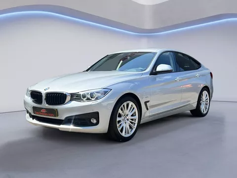 BMW 3-serie 320d Sport Gran Turismo/Apple Carplay/Cruise&amp;Clima Control/Lendensteun/Parksens V+A/Bluetooth/Trekhaak/Keyless(MET GARANTIE*)