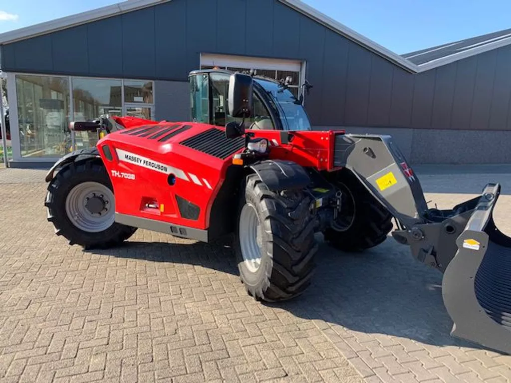 Massey Ferguson TH 7038 2022