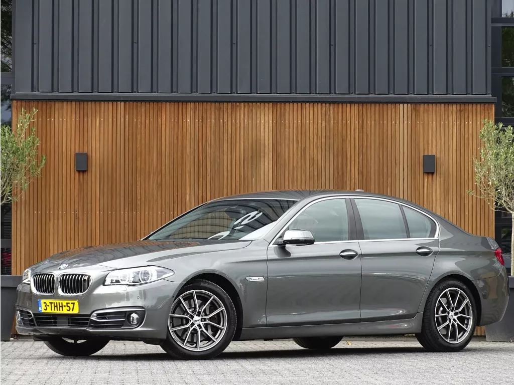 BMW 5 Serie 528xi 245PK / Luxury Edition / 2014 / *NAP*