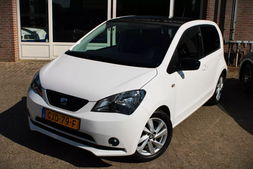 SEAT Mii 1.0 Style Chic Airco, Cruise control, Parkeersensoren achter, Boordcomputer, Elektrische ramen voor, 15&quot; LMV