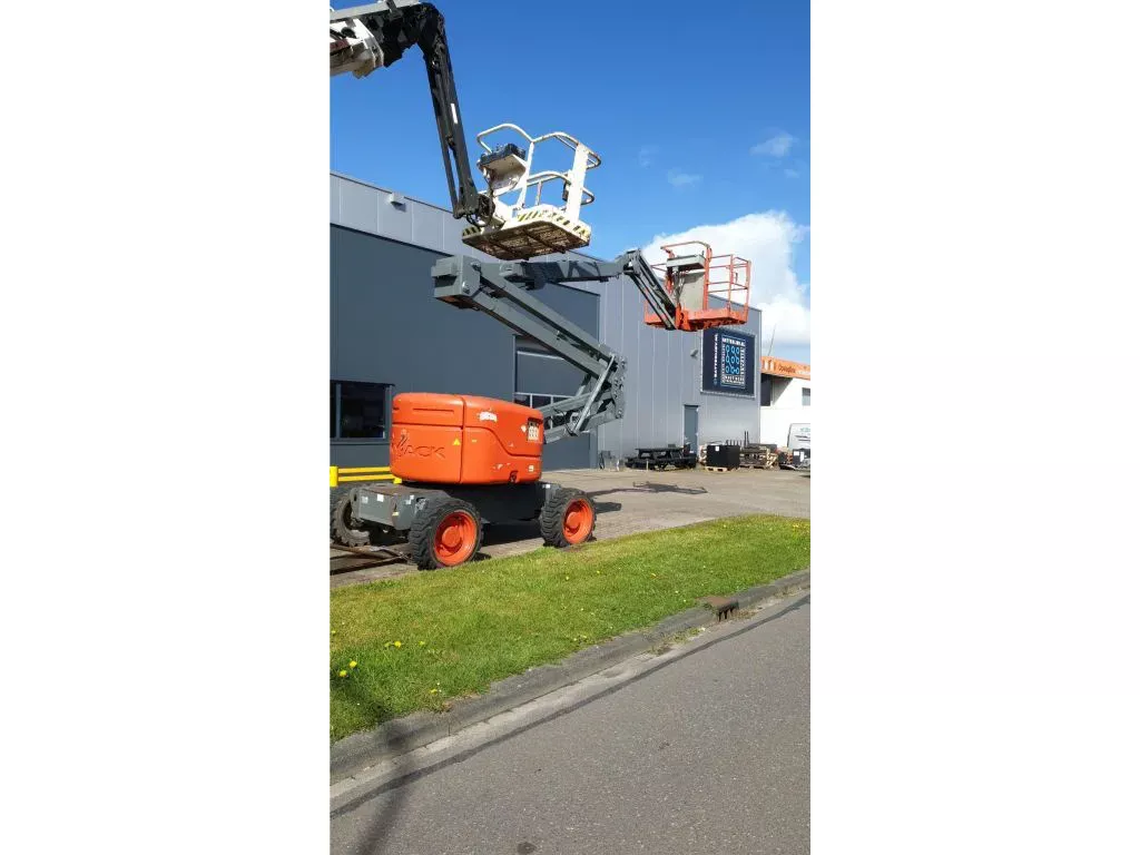 SkyJack SJ46AJ kniktelescoop 4x4 16 mtr