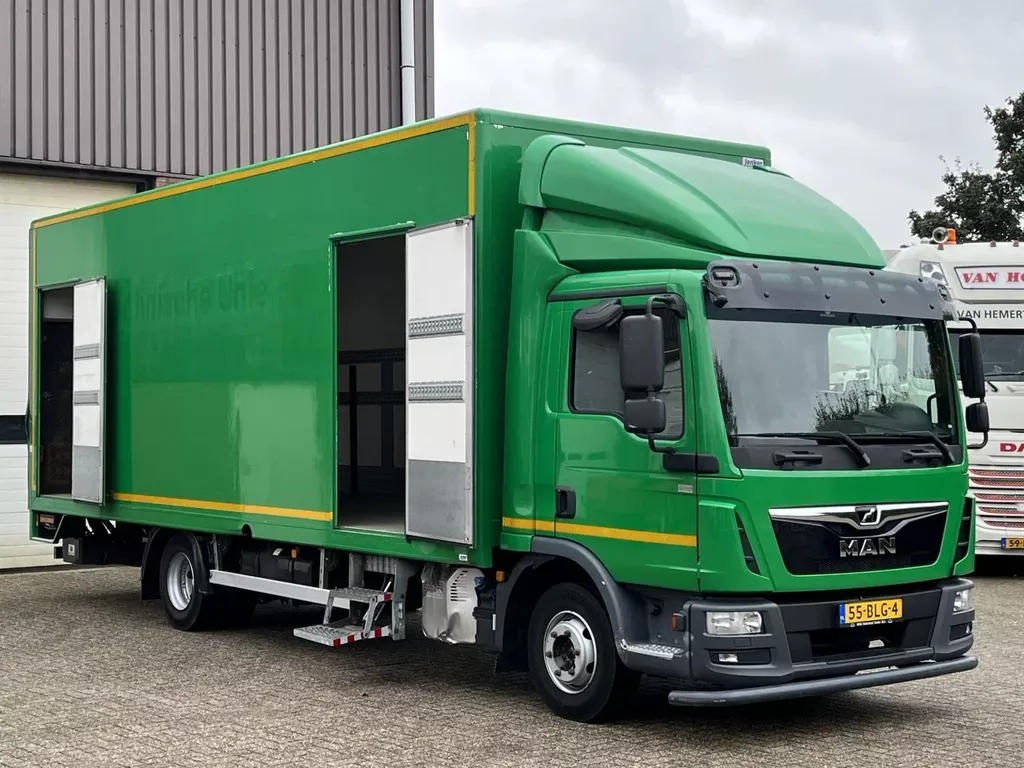 MAN TGL 10.180 / Only 179.995 KM !!! / 2 x Zijdeur !! / Laadklep LBW / Clima / Euro6 / NL Truck