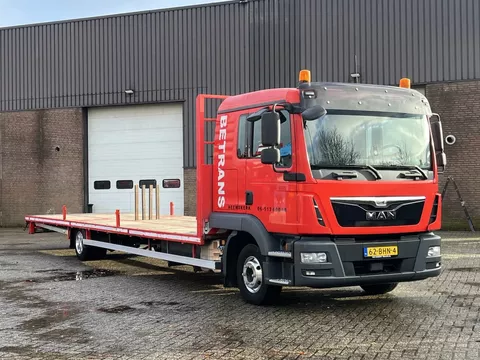 MAN TGL 12.220 / 82 cm floor high / Only 201.638 km / 960x252 cm platform / Euro6 / Lier / Manual / Airco / NL Truck