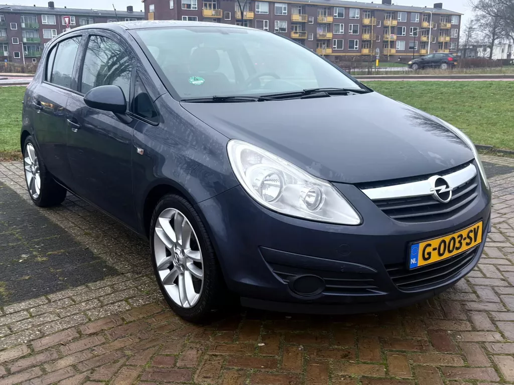 Opel Corsa 1.2-16V Cosmo