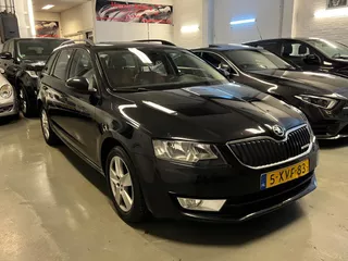 Skoda Octavia Combi 1.6 TDI Kombi Navi Leder Clima