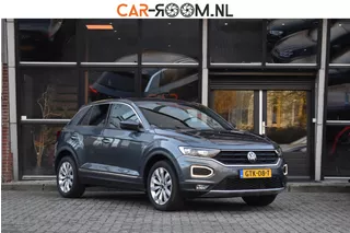 Volkswagen T-Roc 1.5 TSI Sport R Lane ACC Camera D.Hoek Keyless Trekhaak