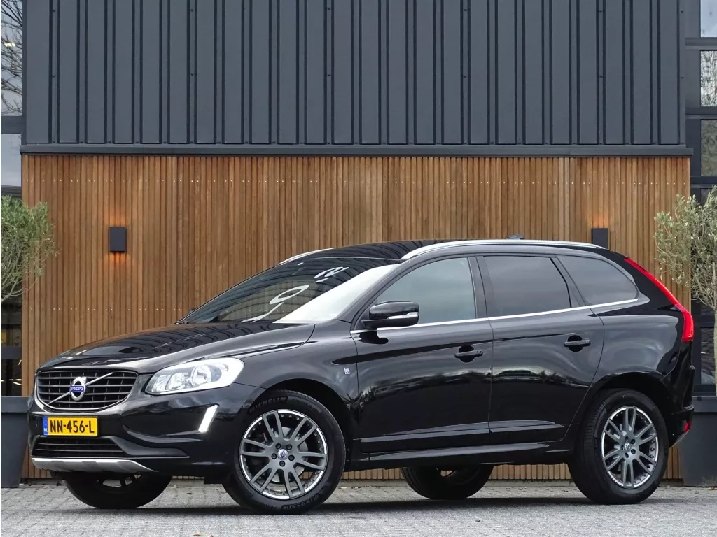 Volvo XC60 2.0 D4 FWD Ocean Race / R-Design / LED