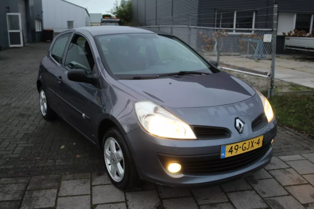 Renault Clio 1.2-16V Special Line ac trekh mooi!