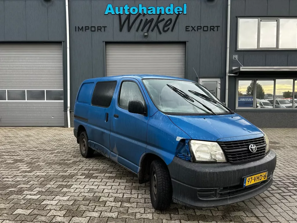 Toyota HiAce 2.5