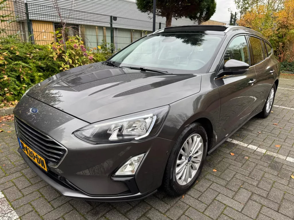 Ford Focus Wagon 1.0 EcoBoost Titanium / Pano'dak / Camera / Xenon