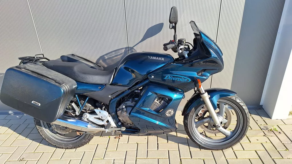 Yamaha XJ600S