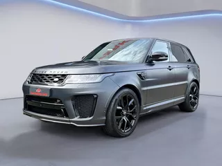 Land Rover Range Rover Sport SVR 575 PK GRIJS KENTEKEN / HUD / 360 Camera / Carbon / Drive Pro Pack / SVO Matt Zwart / Meridian / Stoelventilatie / Luxe Cognac Leder / (MET GARANTIE*)