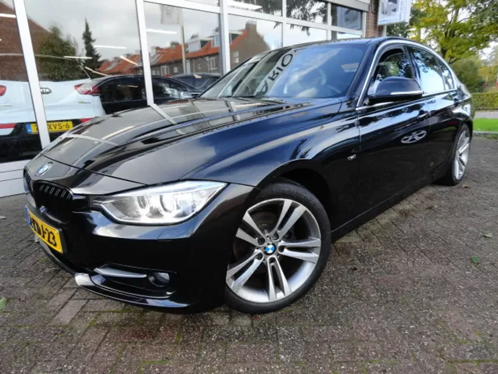 BMW 3-serie 320i EfficientDynamics Edition Upgrade Edition Airco/Leder/Navigatie