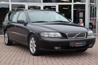 Volvo V70 2.4 | TREKHAAK | CRUISE | STOELVERWARMING | CLIMA | AUTOMAAT |