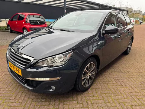 Peugeot 308 SW 1.2 PureTech Style / Navi / PDC / Trekhaak / LED