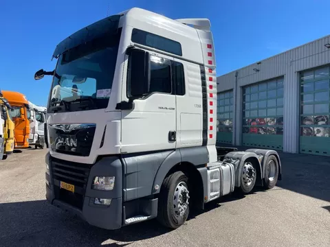 MAN TGX 26.420 6X2 Steering + lifting ,548.364 km!!,NL Truck