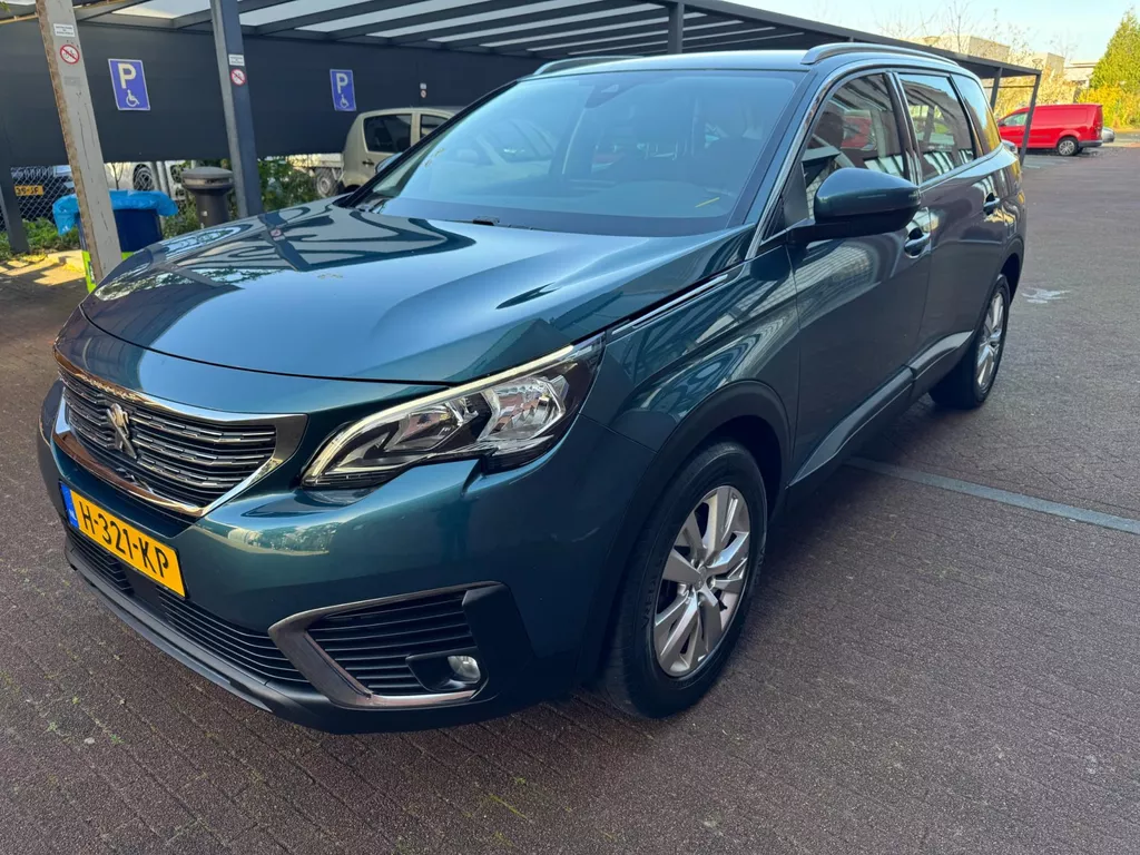 Peugeot 5008 1.2 PureTech Allure / Navi / 7-pers / PDC / Carplay