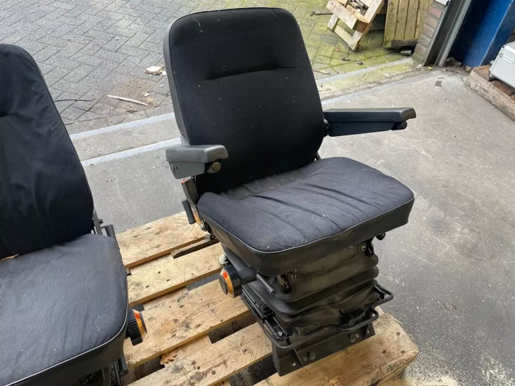 DAF 0082941 DRIVER SEAT ISRI