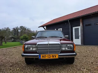 Mercedes-Benz 200-280 (W123) 200 D