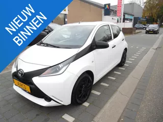 Toyota Aygo 1.0 VVT-i x 5 deurs , airco, centrale vergrendeling, elektrische ramen sportvelgen, enz