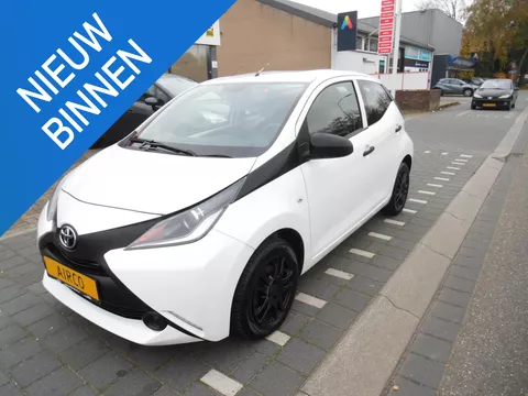 Toyota Aygo 1.0 VVT-i x 5 deurs , airco, centrale vergrendeling, elektrische ramen sportvelgen, enz