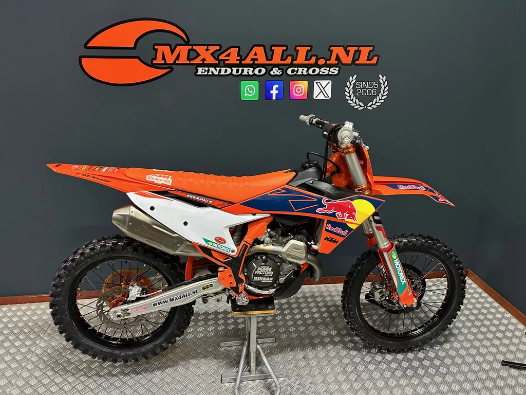 KTM 450 SXF 2023 Factory Edition Full Titanium Akrapovic