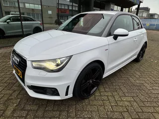 Audi A1 1.2 TFSI S-Line / Navi / Xenon / PDC / Leder