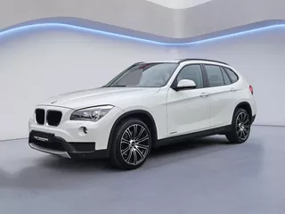 BMW X1 sDrive18i /Apple Carplay/Parkeersens. V+A/Licht&amp;regensens./Stoelverw./Bi-Xenon/18''LMV/(MET GARANTIE*)