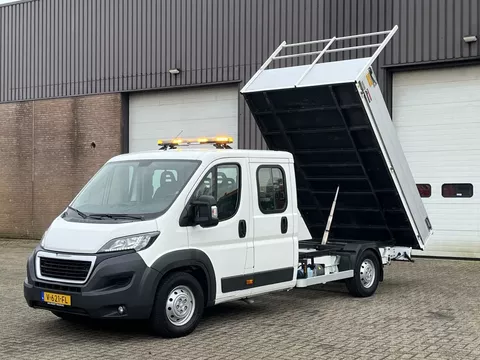 Peugeot Boxer 435 2.0 BlueHDI / Kipper / 7-persoons / Euro6 / Airco / Navi / NAP / Dubb. cabine / APK 10-25 / NL