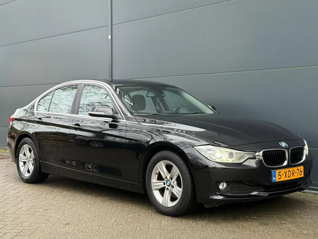 BMW 3-serie 320i EfficientDynamics Edition Executive NAVI | PDC | CRUISE | NWE APK