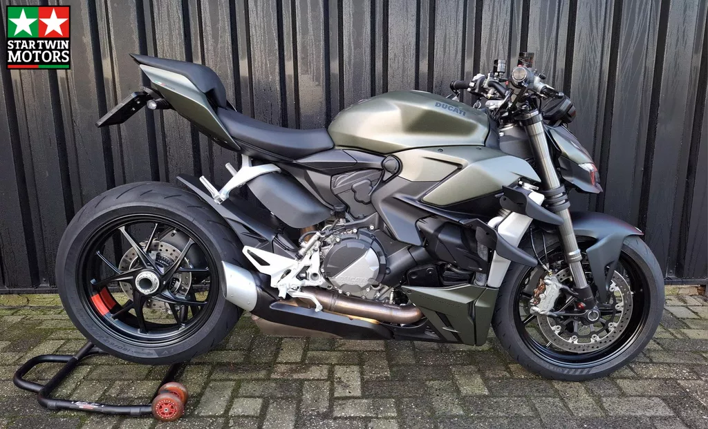 Ducati Streetfighter V2