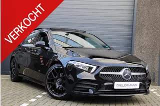 Mercedes-Benz A-klasse 180 Business Solution AMG Upgrade Panorama dak | Sfeerverlichting | Groot display! | Full black | 19" AMG Velgen | Carplay | Bom en Bomvol! | Pano