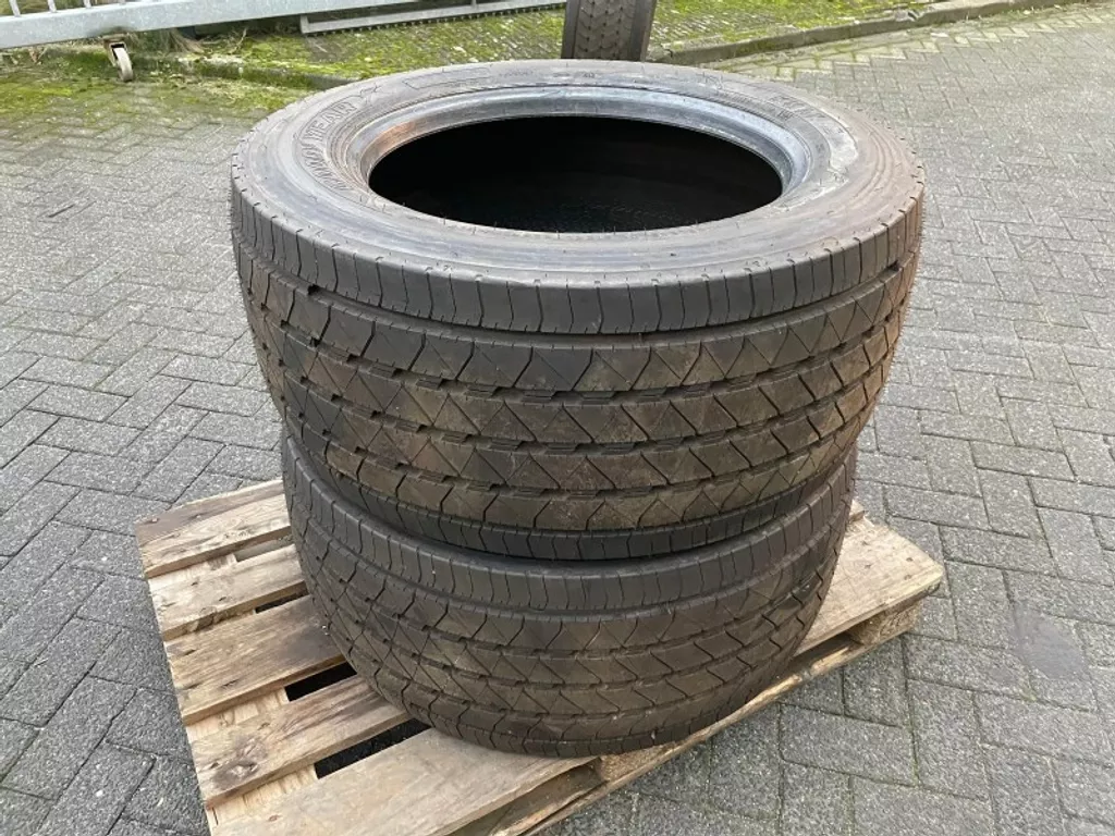 Goodyear KMAX S 375/45R22.5 SET