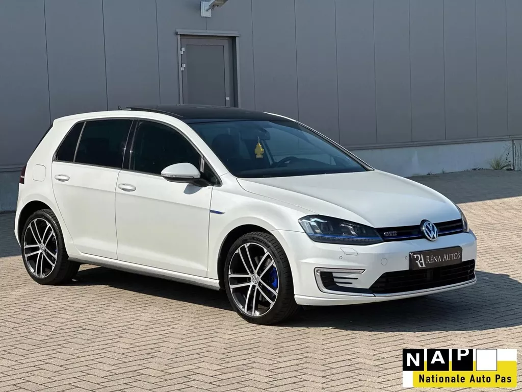 Volkswagen Golf 1.4 TSI GTE Dealer OH | PANO | NAVI | CAMERA | CARPLAY