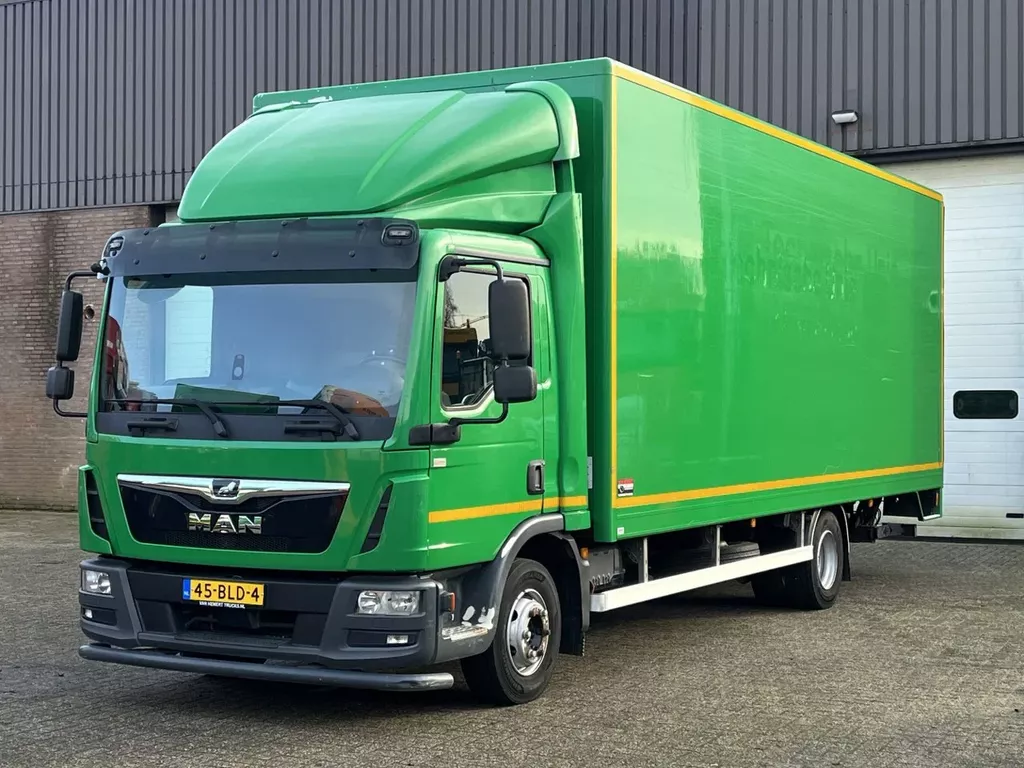 MAN TGL 10-180 / Euro6 / 2018 / Laadklep / LBW / Zijdeur / Only 238.102 km / NL Truck