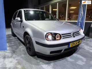 Volkswagen Golf 1.6-16V