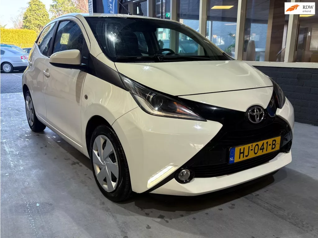 Toyota Aygo 1.0 VVT-i x-play