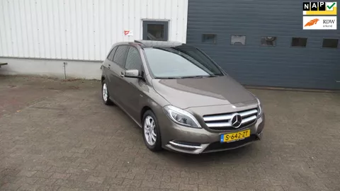 Mercedes-Benz B-klasse 180 Ambition Pano, stoelverwarming