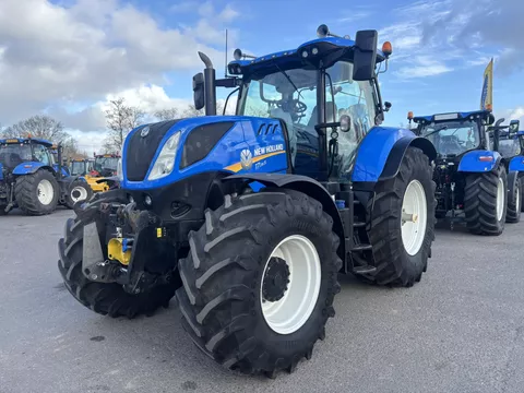 NEW HOLLAND T7.215S