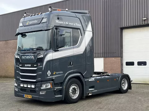 Scania S S520 V8 / Full Air / Retarder / PTO + Hydraulic / NEW Smart tacho 2 / Parking airco / Full spoiler / 2 x Tank / NL Truck
