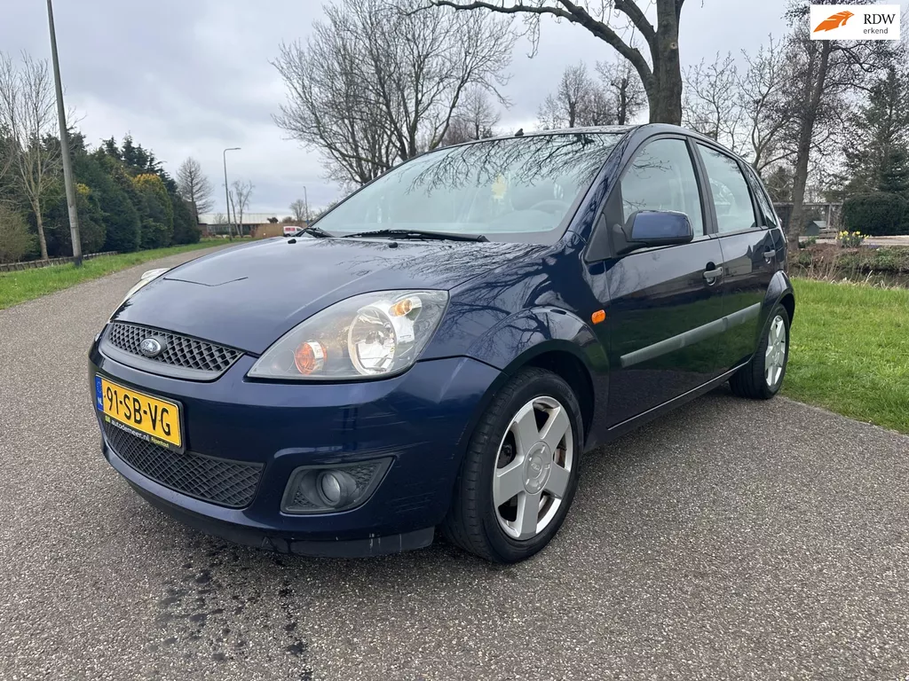 Ford Fiesta 1.3-8V Futura|nieuw apk|trekhaak