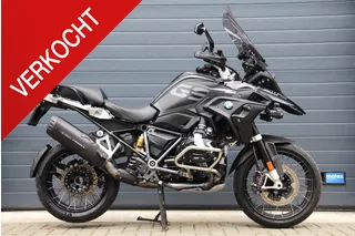 BMW R 1250 GS Triple Black Option 719 | Boss uitlaat | Bom en Bomvol! | Meer foto's volgen