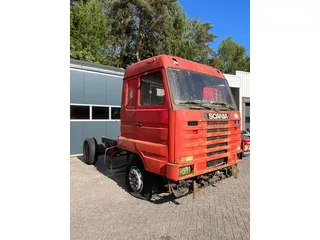 Scania R R143-400 V8 Cabine met chassis en achteras