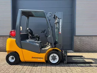 Jungheinrich TFG 425 2,5 ton LPG heftruck