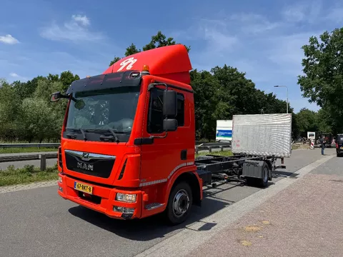 MAN TGL 12.220 Chassis cabine