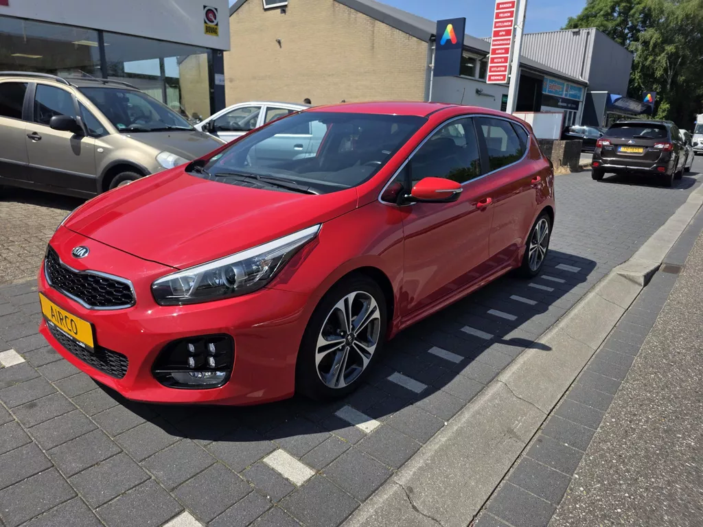 Kia cee'd 1.0 T-GDi GT-Line 5 deurs, airco, cruise control, navigatie, camera, sportvelgen, stoel en stuur verwarming enz.