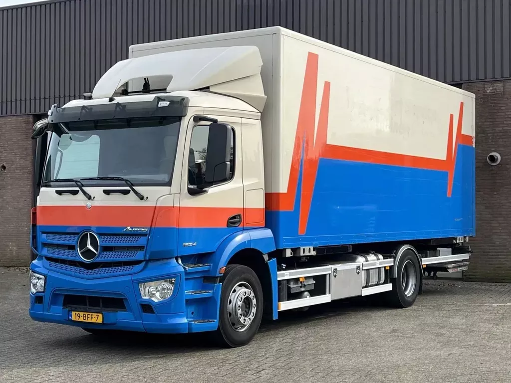 Mercedes-Benz Antos 1824 / BDF / Full air / Euro6 / Laadklep LBW 2000kg / NL Truck