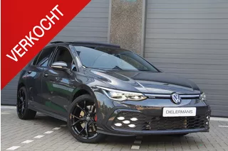 Volkswagen Golf 1.4 eHybrid GTE Pano | Bijenkorf verlichting + IQ lichten | 19' Estoril velgen | Bomvol | BTW Voertuig!