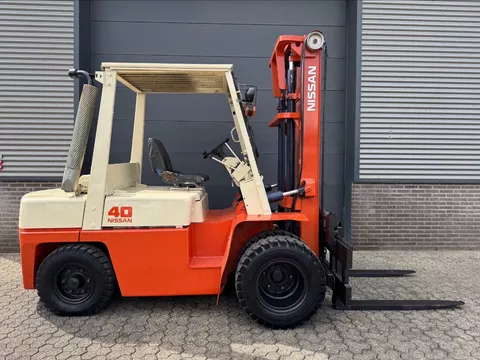 Nissan A35U 4 ton diesel heftruck